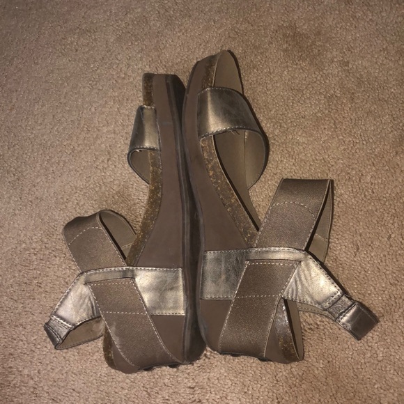 Corkys - Picture 3 of 3